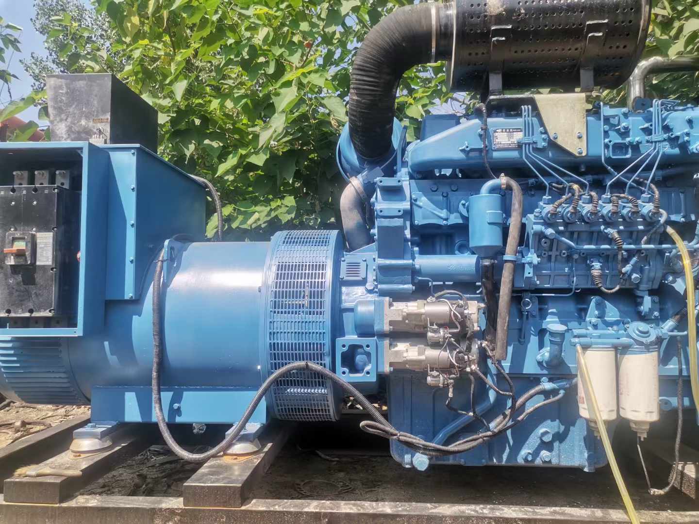 印江详细说明降低 800kW 柴油发电机输出电流波动的方法
